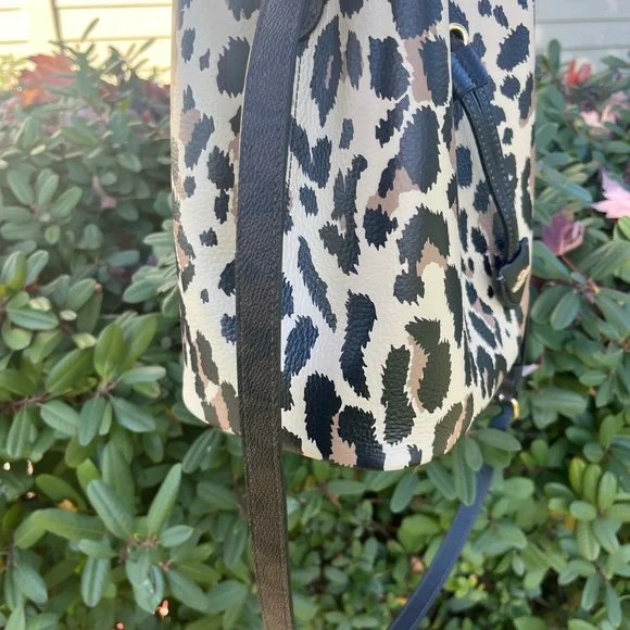 Coach Rowen Bucket Bag with Leopard Print -CCD03 - Picture 5 of 14